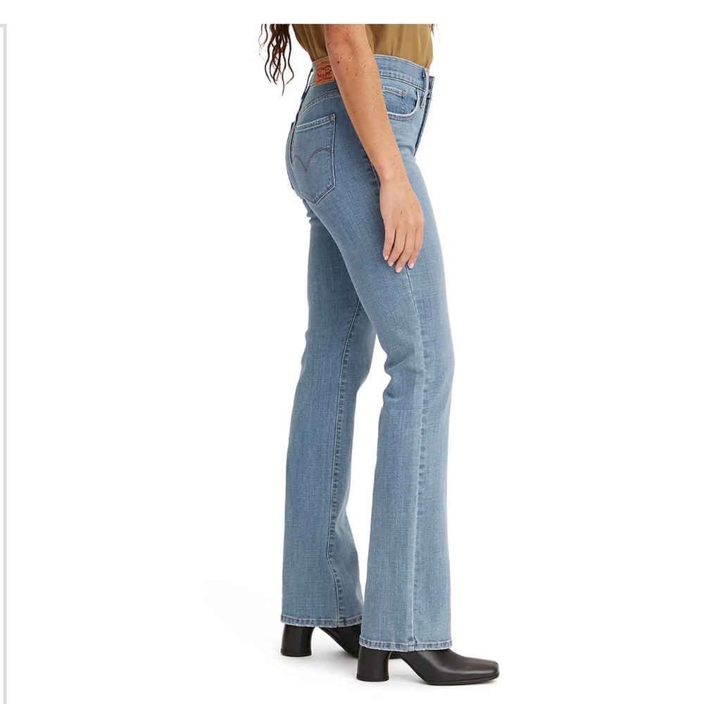 Levi's Light Blue 315 Shaping Boot Cut Mid Rise Jeans size 27 and 34 inches long